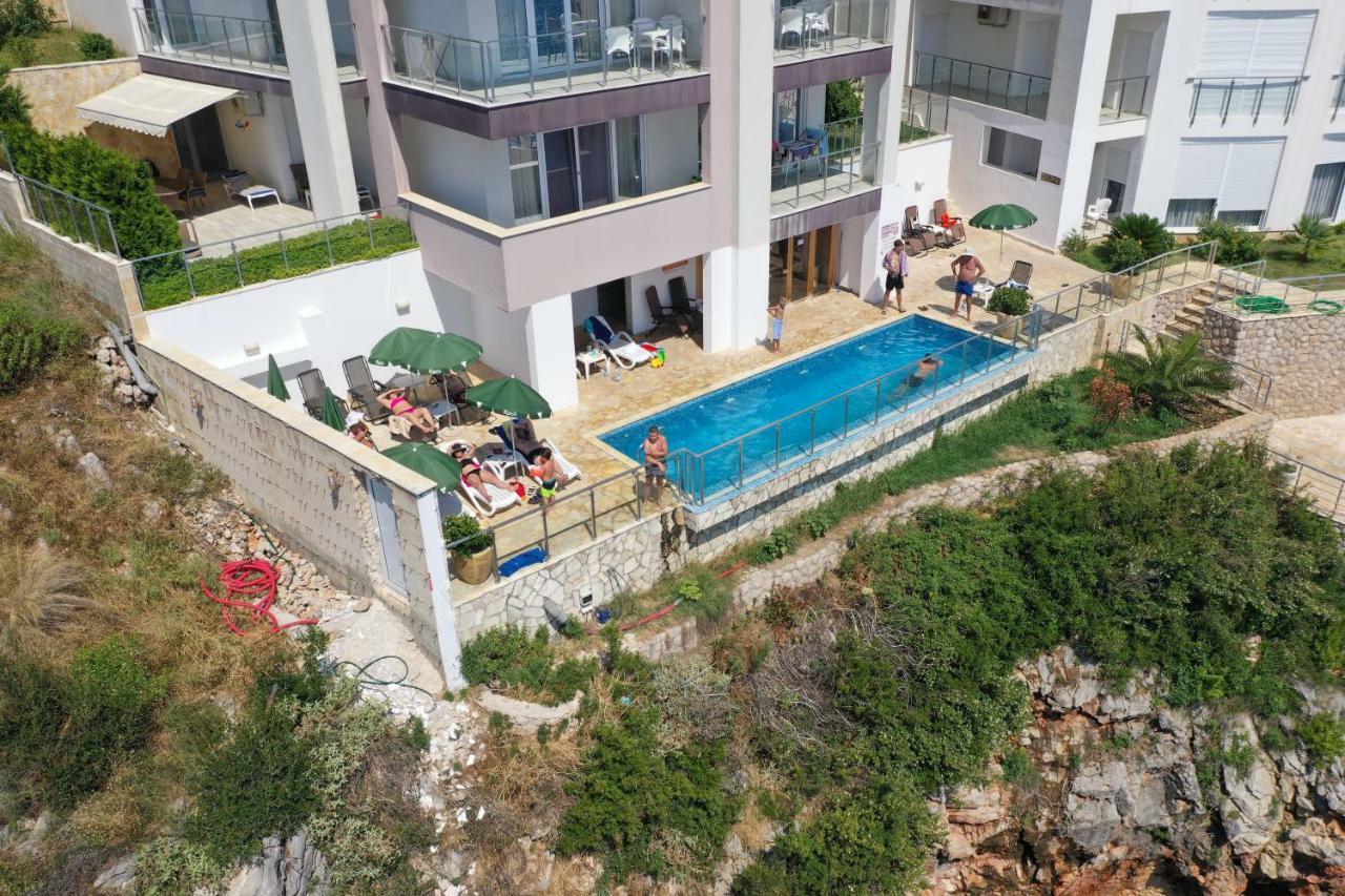 First Line Of The Sea 1 Apartment Dobra Voda Ngoại thất bức ảnh
