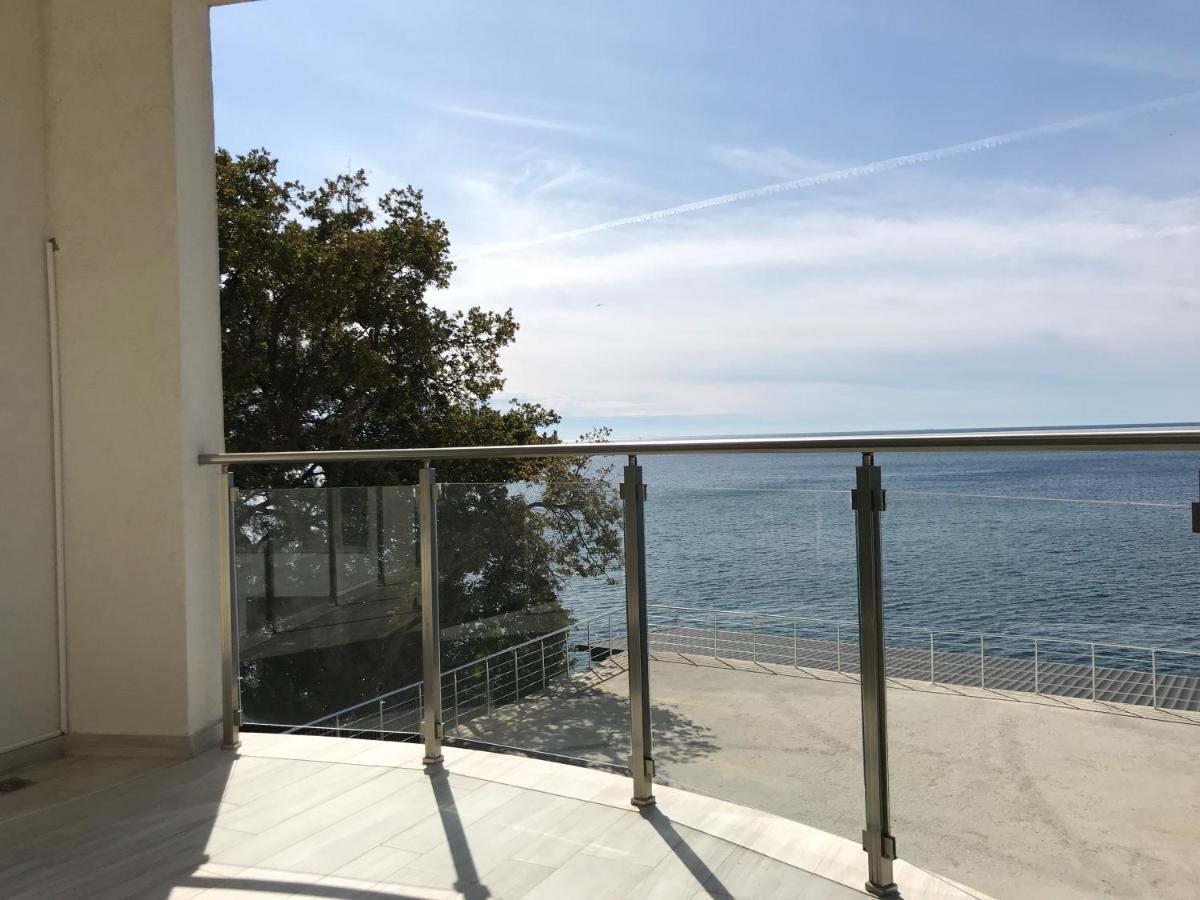First Line Of The Sea 1 Apartment Dobra Voda Ngoại thất bức ảnh