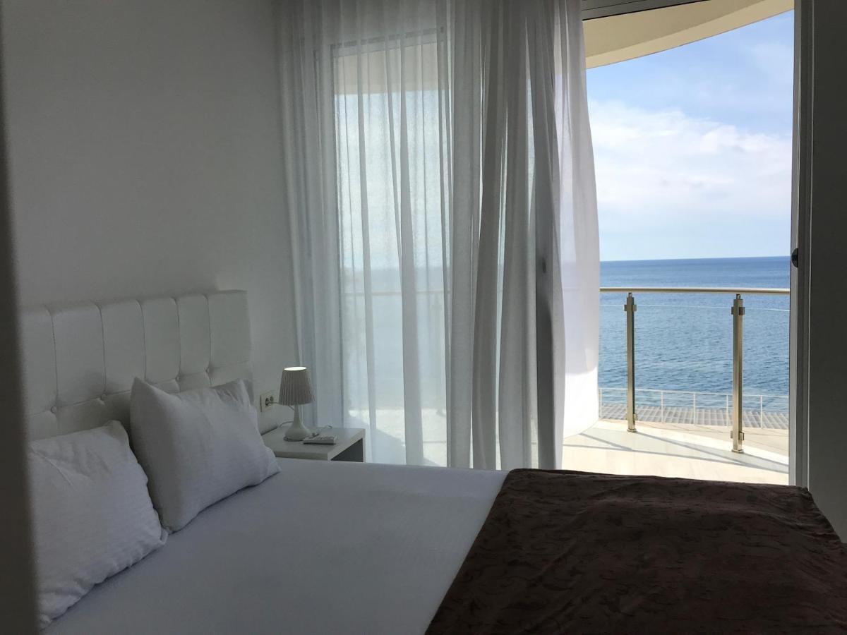 First Line Of The Sea 1 Apartment Dobra Voda Ngoại thất bức ảnh